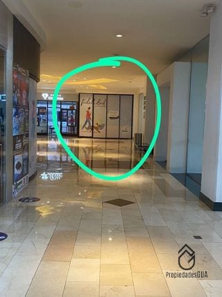 Local comercial en venta — Local en Venta en Centro Comercial Pradera, Zona 10, Guatemala, Ciudad — miniatura 2 de 3