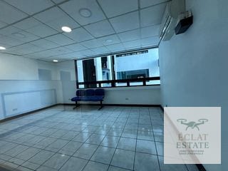 Oficina de 225 m² en Renta en Zona 10. — Oficina en Alquiler en Topacio Azul, Zona 10, Guatemala, Ciudad — miniatura 6 de 9