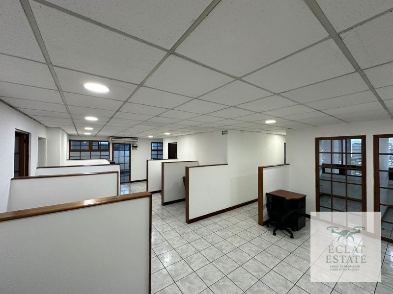 Oficina de 225 m² en Renta en Zona 10. — Oficina en Alquiler en Topacio Azul, Zona 10, Guatemala, Ciudad — foto 5 de 9