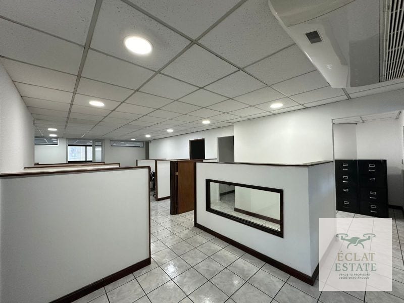 Oficina de 225 m² en Renta en Zona 10. — Oficina en Alquiler en Topacio Azul, Zona 10, Guatemala, Ciudad — foto 1 de 9