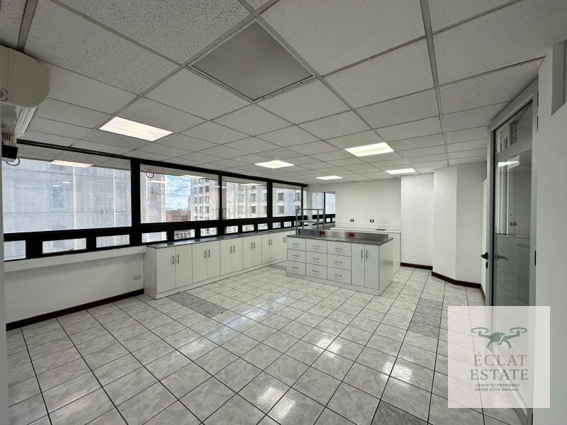 Oficina de 225 m² en Renta en Zona 10. — Oficina en Alquiler en Topacio Azul, Zona 10, Guatemala, Ciudad — foto 9 de 9