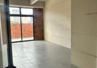 ALQUILO LOCAL PARA OFICINA, COMERCIO O CLÍNICA PARA ESTRENAR EN Z10 — Local en Alquiler en Zona 10, Guatemala, Ciudad — miniatura 1 de 4
