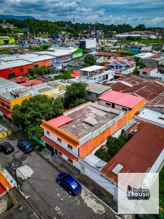 Casa en venta en Villa Nueva, detras de Galerias Catalina — Casa en Venta en Condado Catalina, Villa Nueva, Guatemala, Ciudad — miniatura 3 de 9