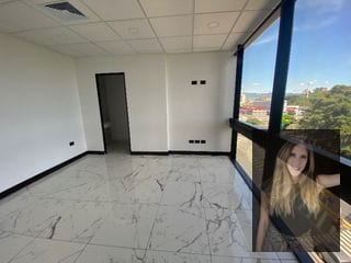 Clinica en renta edificio Renovati zona 10 — Clínica en Alquiler en Zona 10, Guatemala, Ciudad — miniatura 7 de 12