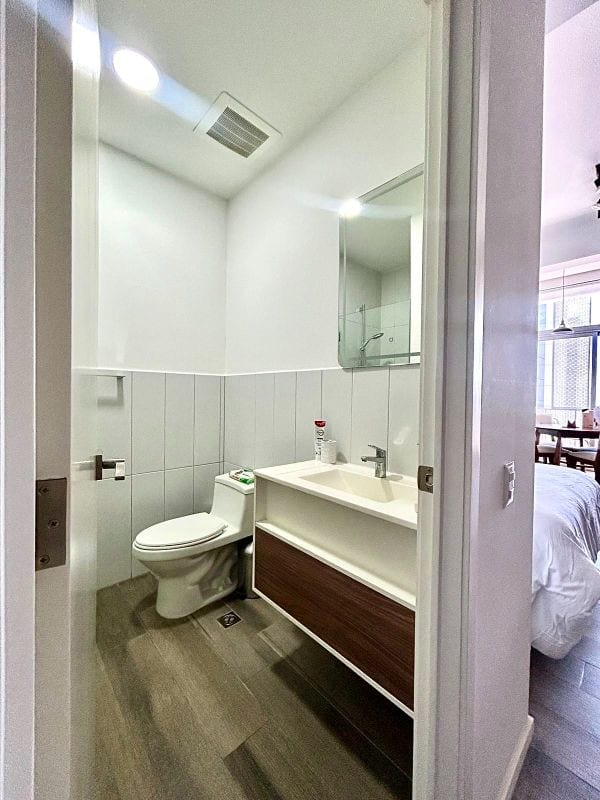 Moderno apartamento amueblado en venta zona 13 — Apartamento en Venta en Zona 13, Guatemala, Ciudad — foto 3 de 5