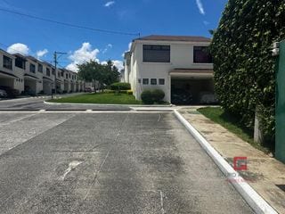 Acogedora Casa en Venta en Hacienda Vista Hermosa — Casa en Venta en Zona 8 Mixco, Guatemala, Ciudad — miniatura 6 de 15