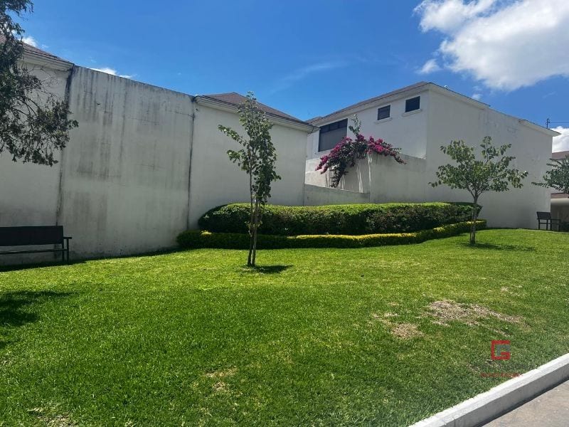 Acogedora Casa en Venta en Hacienda Vista Hermosa — Casa en Venta en Zona 8 Mixco, Guatemala, Ciudad — foto 4 de 15