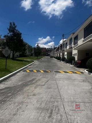 Acogedora Casa en Venta en Hacienda Vista Hermosa — Casa en Venta en Zona 8 Mixco, Guatemala, Ciudad — miniatura 5 de 15