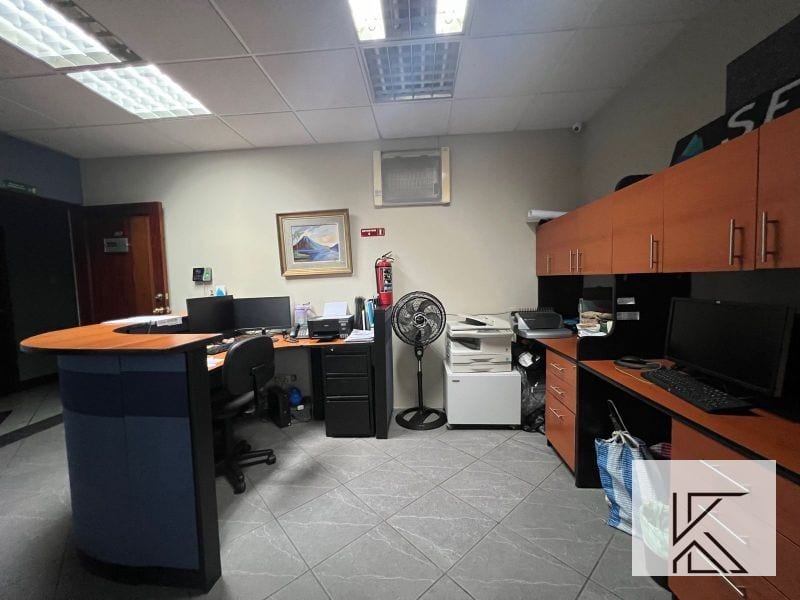 Linda oficina en alquiler y amueblada en Centro Corporativo Muxbal — Oficina en Alquiler en Muxbal, Guatemala, Ciudad — foto 9 de 9