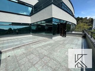 Linda oficina en alquiler y amueblada en Centro Corporativo Muxbal — Oficina en Alquiler en Muxbal, Guatemala, Ciudad — miniatura 6 de 9