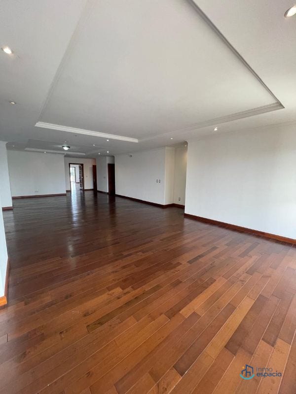 Apartamento en alquiler - Zona 14 — Apartamento en Alquiler en Tadeus, Zona 14, Guatemala, Ciudad — foto 8 de 12