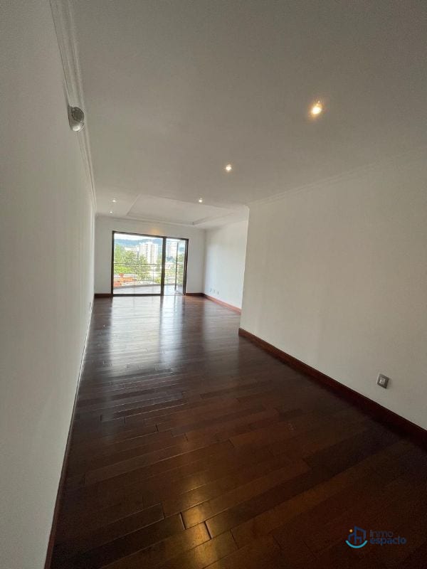 Apartamento en alquiler - Zona 14 — Apartamento en Alquiler en Tadeus, Zona 14, Guatemala, Ciudad — foto 5 de 12