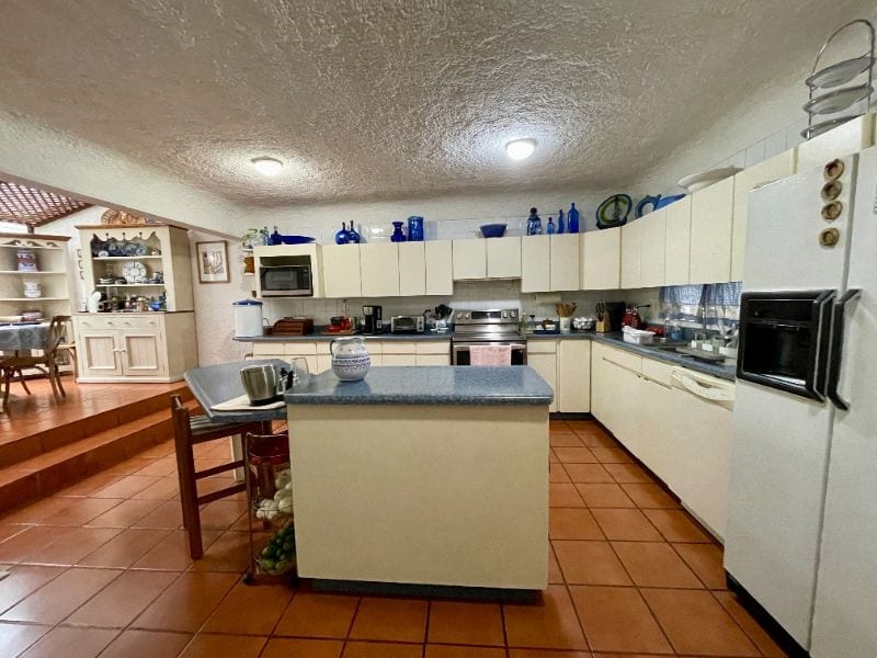 CASA EN VENTA CAES KM 15.5 CONDOMINIO ALHAMBRA 400 Mts2, 3 DORMITORIOS — Casa en Venta en Carretera a El Salvador, Guatemala, Ciudad — foto 3 de 14