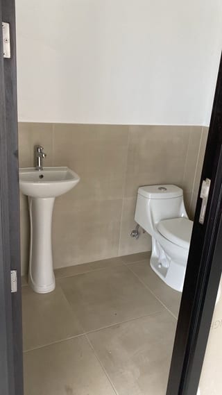 OFICINA EN VENTA VASANTA ZONA 10  — Oficina en Venta en Vasanta, Zona 10, Guatemala, Ciudad — miniatura 5 de 5