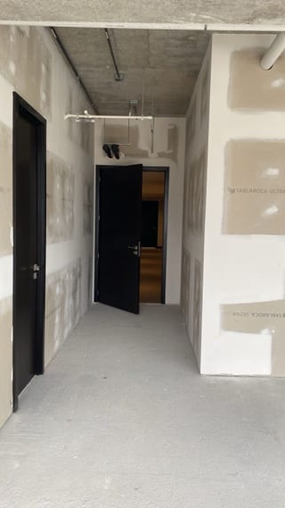 OFICINA EN VENTA VASANTA ZONA 10  — Oficina en Venta en Vasanta, Zona 10, Guatemala, Ciudad — miniatura 1 de 5