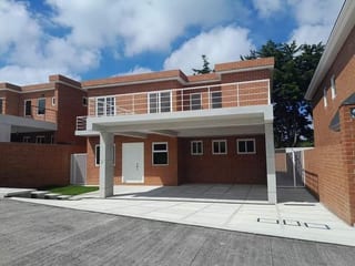 Casas Nuevas en Venta — Casa en Venta en Carretera a El Salvador, Guatemala, Ciudad — miniatura 2 de 3