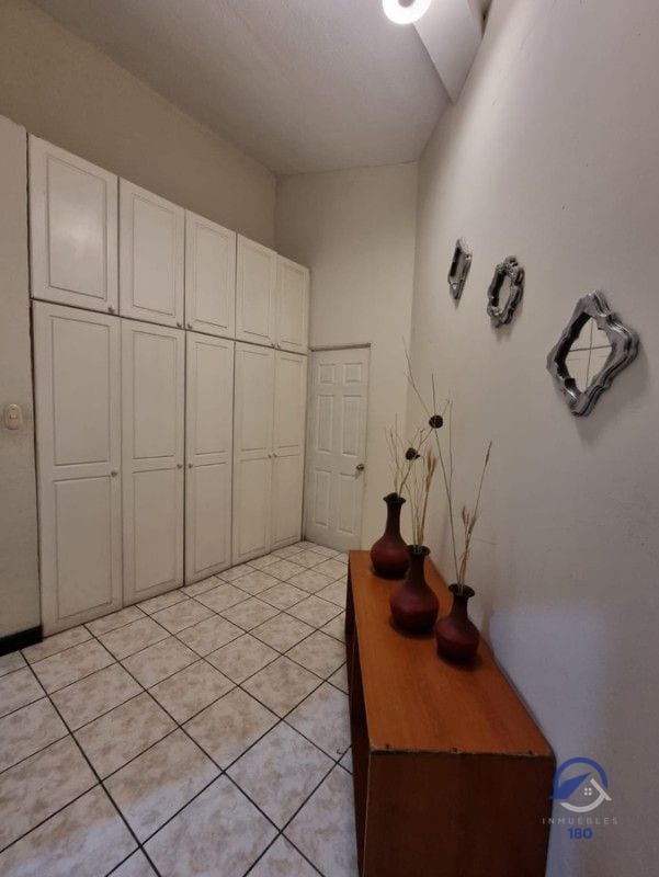 CASA EN VENTA EN LAS CHARCAS -  ZONA 11 - GUATEMALA — Casa en Venta en Las Charcas, Zona 11, Guatemala, Ciudad — foto 10 de 17