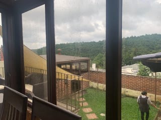 LA FORESTA HERMOSA CASA CON ESTILO ANTIGÙEÑO — Casa en Venta en La Foresta, Carretera a El Salvador, Guatemala, Ciudad — miniatura 4 de 17