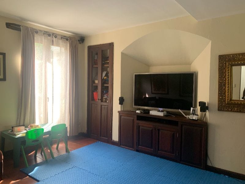 LA FORESTA HERMOSA CASA CON ESTILO ANTIGÙEÑO — Casa en Venta en La Foresta, Carretera a El Salvador, Guatemala, Ciudad — foto 7 de 17