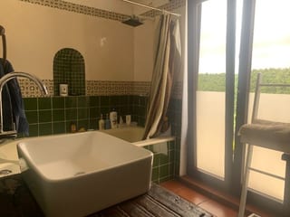 LA FORESTA HERMOSA CASA CON ESTILO ANTIGÙEÑO — Casa en Venta en La Foresta, Carretera a El Salvador, Guatemala, Ciudad — miniatura 12 de 17