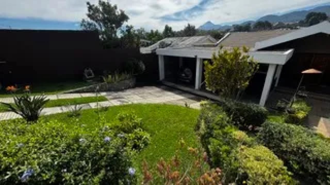 Venta de Casa con Extenso Terreno en San Cristobal Sector A10 — Casa en Venta en Zona 8 Mixco, Guatemala, Ciudad — foto 3 de 17