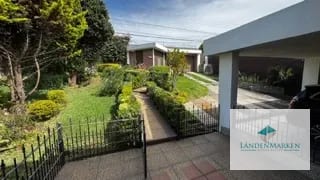 Venta de Casa con Extenso Terreno en San Cristobal Sector A10 — Casa en Venta en Zona 8 Mixco, Guatemala, Ciudad — miniatura 4 de 17