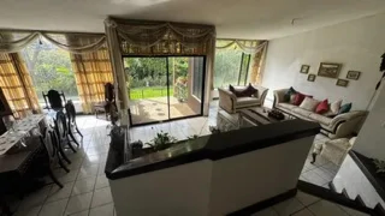 Venta de Casa con Extenso Terreno en San Cristobal Sector A10 — Casa en Venta en Zona 8 Mixco, Guatemala, Ciudad — foto 6 de 17