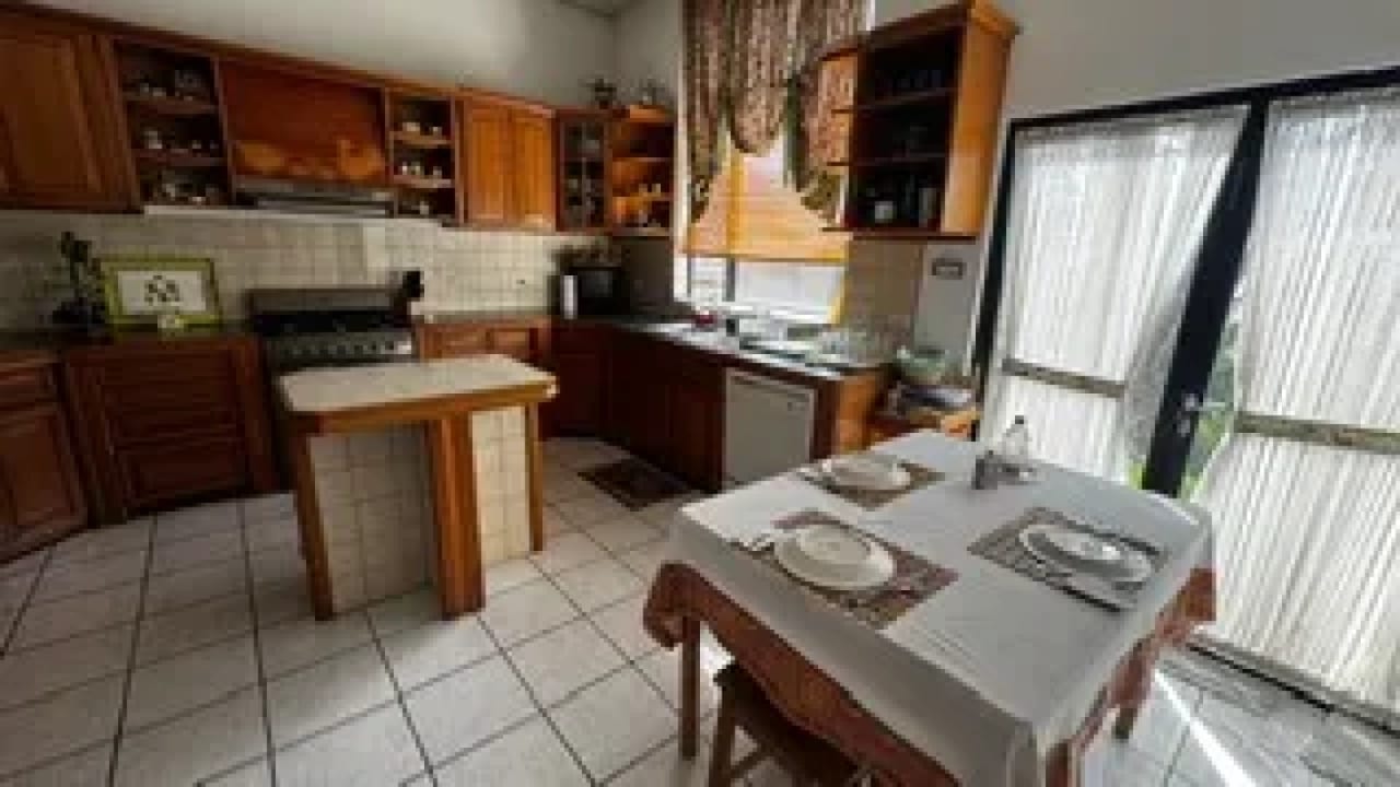 Venta de Casa con Extenso Terreno en San Cristobal Sector A10 — Casa en Venta en Zona 8 Mixco, Guatemala, Ciudad — foto 13 de 17
