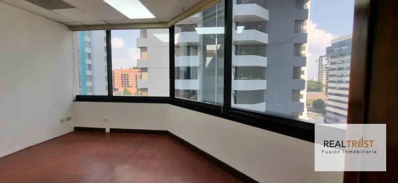 RENTA OFICINA MURANO CENTER ZONA 10 — Oficina en Alquiler en Zona 10, Guatemala, Ciudad — foto 1 de 6