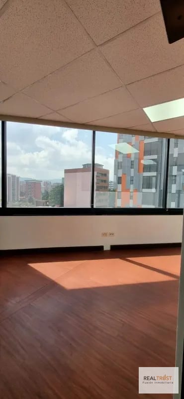 RENTA OFICINA MURANO CENTER ZONA 10 — Oficina en Alquiler en Zona 10, Guatemala, Ciudad — foto 2 de 6