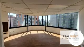 RENTA DE OFICINA EN MURANO CENTER ZONA 10 — Oficina en Alquiler en Zona 10, Guatemala, Ciudad — miniatura 1 de 6