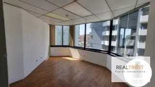 RENTA DE OFICINA EN MURANO CENTER ZONA 10 — Oficina en Alquiler en Zona 10, Guatemala, Ciudad — miniatura 3 de 6