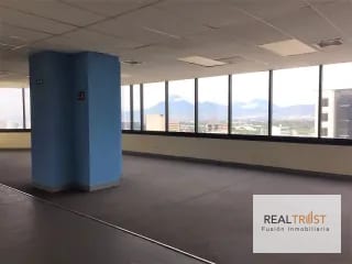 RENTA OFICINA PENTHOUSE MURANO CENTER ZONA 10 — Oficina en Alquiler en Zona 10, Guatemala, Ciudad — miniatura 1 de 5