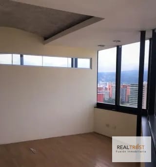 RENTA OFICINA PENTHOUSE MURANO CENTER ZONA 10 — Oficina en Alquiler en Zona 10, Guatemala, Ciudad — miniatura 4 de 5