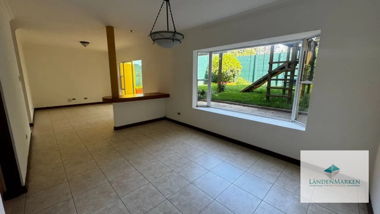 Venta de Casa en CAES KM 19.5 - Residencial Villas del Pinar 1 — Casa en Venta en Villas del Pinar, Carretera a El Salvador, Guatemala, Ciudad — foto 2 de 16