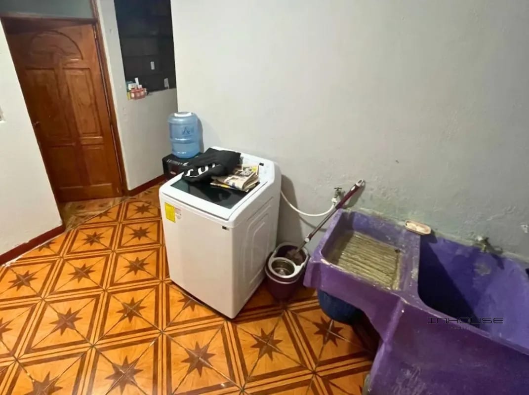 CASA EN VENTA EN VILLA NUEVA DE TRES NIVELES — Casa en Venta en Villa Nueva, Guatemala, Ciudad — foto 5 de 8