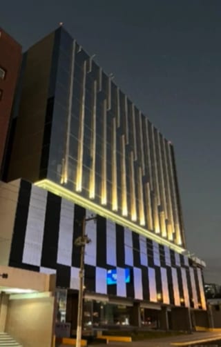 Edificio corporativo en alquiler en zona 10 Guatemala — Edificio en Alquiler en Zona 10, Guatemala, Ciudad — miniatura 1 de 14