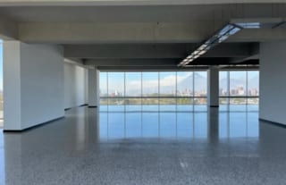 Edificio corporativo en alquiler en zona 10 Guatemala — Edificio en Alquiler en Zona 10, Guatemala, Ciudad — miniatura 11 de 14