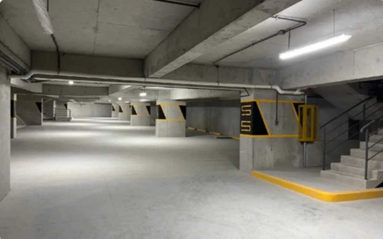 Edificio corporativo en alquiler en zona 10 Guatemala — Edificio en Alquiler en Zona 10, Guatemala, Ciudad — foto 2 de 14