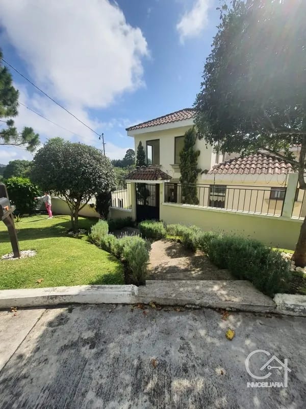 Casa en Venta grande y linda en Paisajes de San Antonio, CAES — Casa en Venta en San Antonio, Carretera a El Salvador, Guatemala, Ciudad — foto 1 de 15