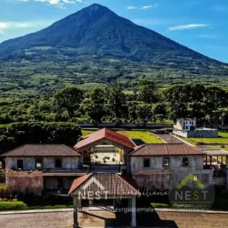Los Franciscanos | Antigua - Casas modernas con acabados de lujo en PRE VENTA, enganche fraccionado — Casa en Venta en Alotenango, Sacatepéquez — miniatura 4 de 16