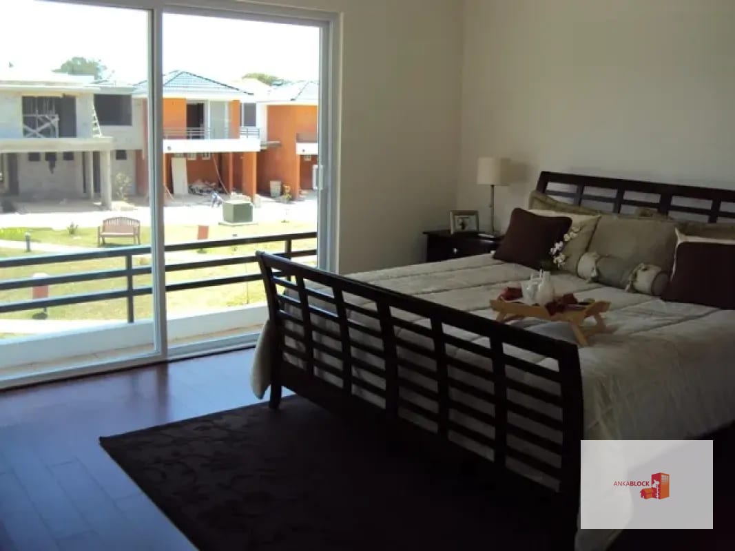 Casa 4 Dormitorios - esquina con jardín - Ensenada de San Isidro — Casa en Venta en Ensenada de San Isidro, Zona 16, Guatemala, Ciudad — foto 4 de 6