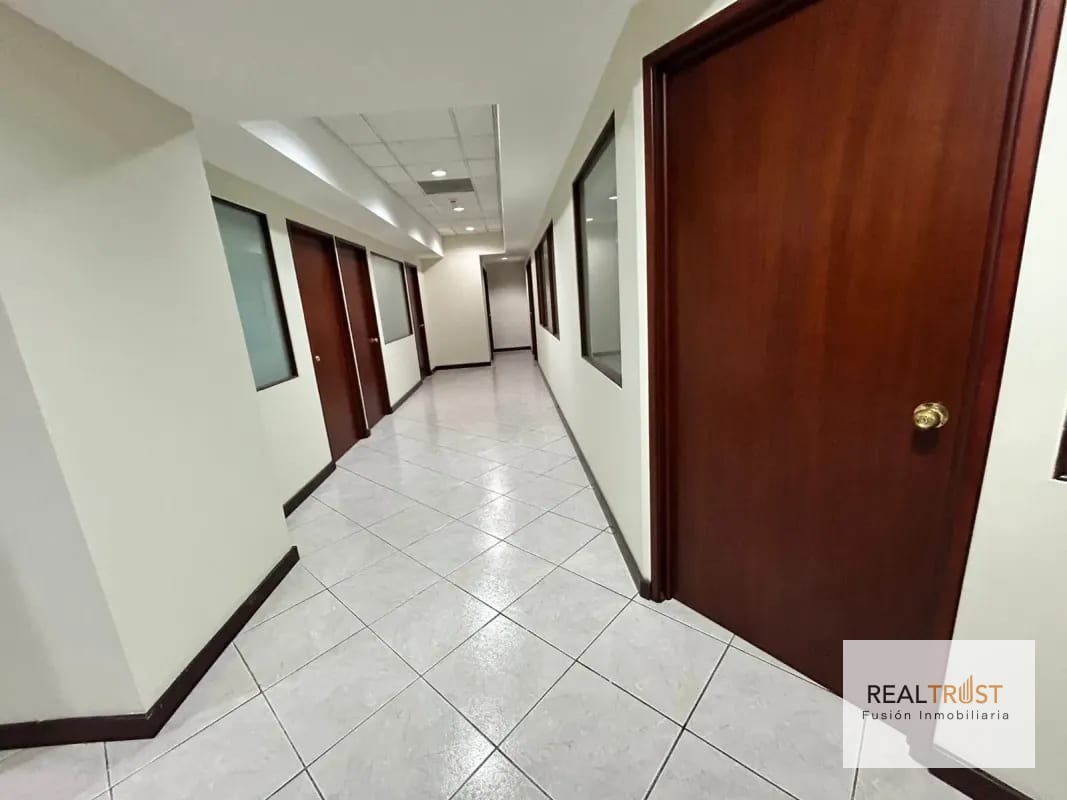 OFICINA EN RENTA EUROPLAZA ZONA 14 — Oficina en Alquiler en Zona 14, Guatemala, Ciudad — foto 12 de 13