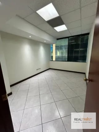 OFICINA EN RENTA EUROPLAZA ZONA 14 — Oficina en Alquiler en Zona 14, Guatemala, Ciudad — miniatura 11 de 13