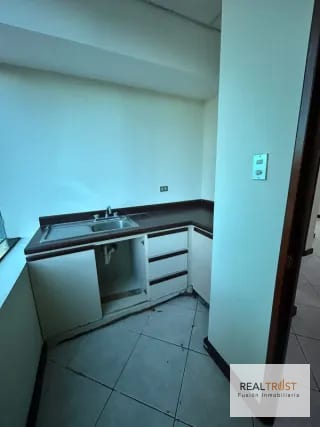 OFICINA EN RENTA EUROPLAZA ZONA 14 — Oficina en Alquiler en Zona 14, Guatemala, Ciudad — miniatura 8 de 13