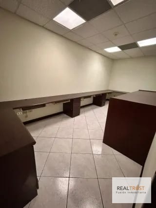 OFICINA EN RENTA EUROPLAZA ZONA 14 — Oficina en Alquiler en Zona 14, Guatemala, Ciudad — miniatura 5 de 13