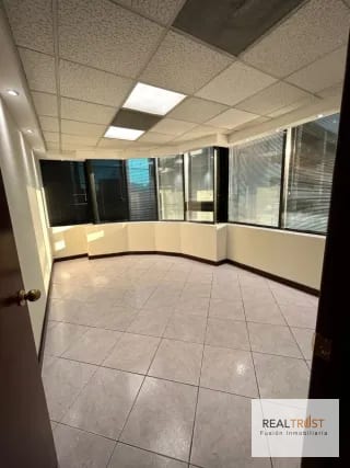 OFICINA EN RENTA EUROPLAZA ZONA 14 — Oficina en Alquiler en Zona 14, Guatemala, Ciudad — miniatura 4 de 13