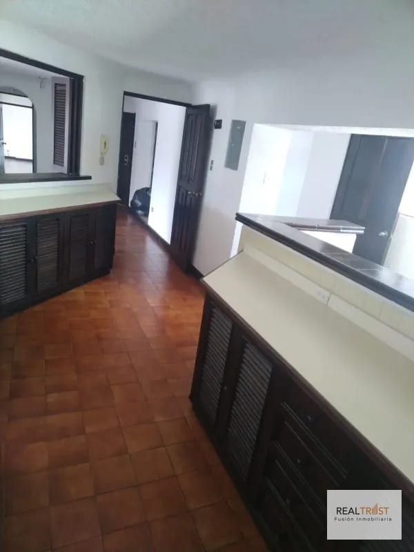 APARTAMENTO SANTA CLARA LAS CAÑAS ZONA 10 — Apartamento en Venta en Zona 10, Guatemala, Ciudad — foto 9 de 11