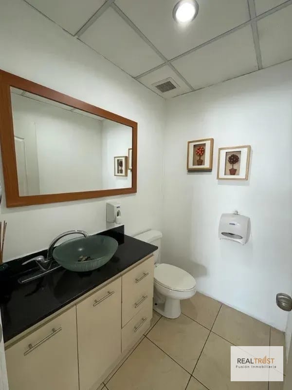 OFICINA EN VENTA TORINO ZONA 10 — Oficina en Venta en Zona 10, Guatemala, Ciudad — foto 7 de 10