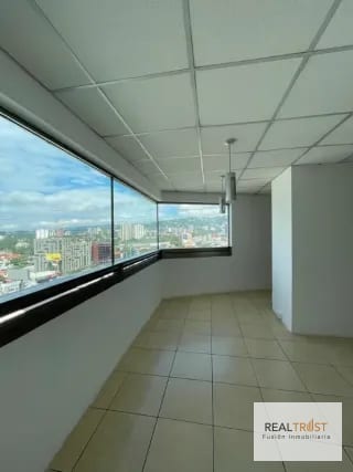 OFICINA EN VENTA TORINO ZONA 10 — Oficina en Venta en Zona 10, Guatemala, Ciudad — miniatura 4 de 10